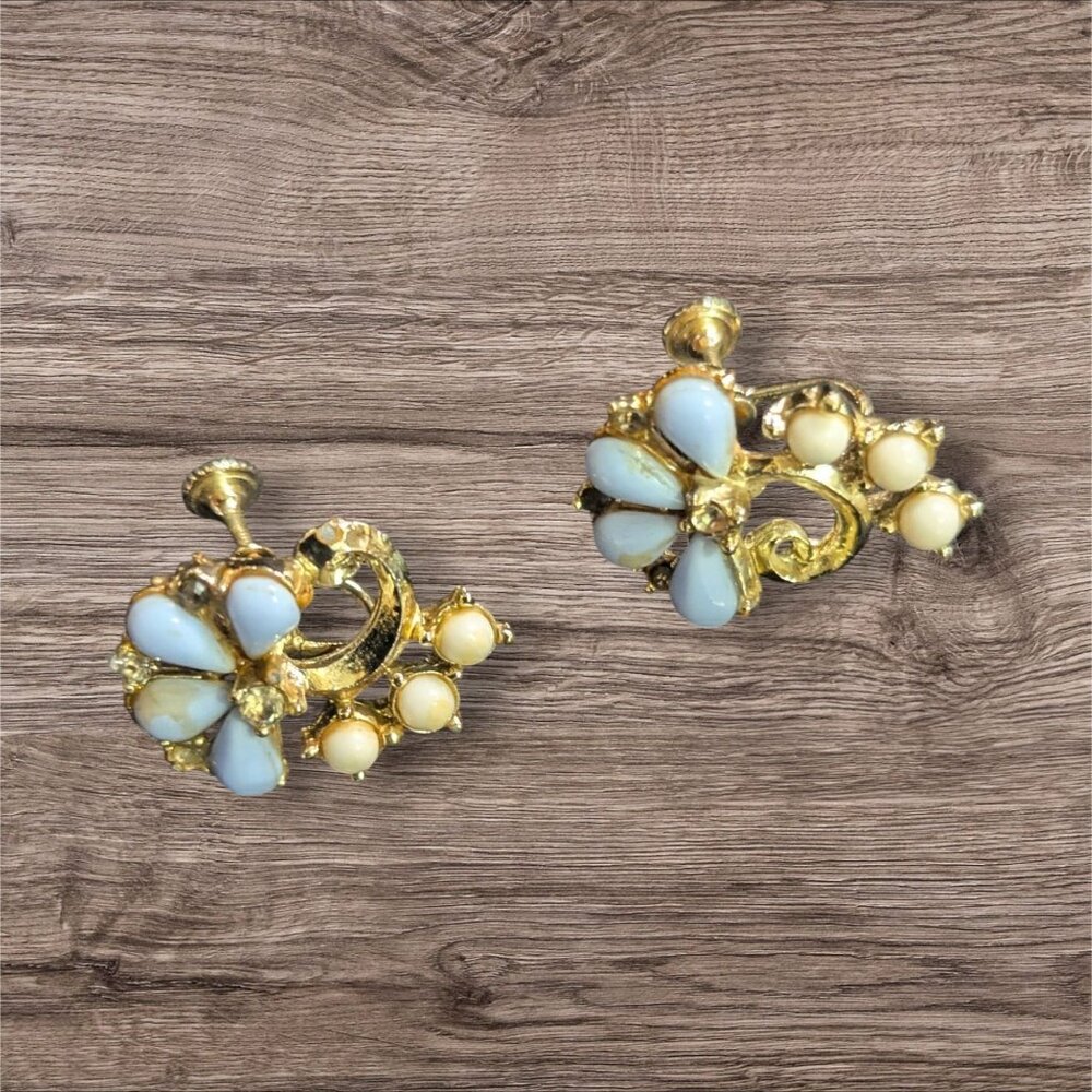 Vintage‎ Floral Screw-Back Earrings With Blue & White Beads Estate
